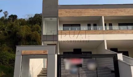 Geminado com 248,00m² à venda no bairro Barra do Rio Cerro em Jaraguá do Sul.