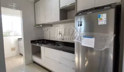 Apartamento com 56m² privativos semimobiliado à venda no bairro Rau