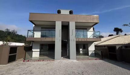 Apartamento com 86,26m² à venda no bairro Barra do Rio Cerro.
