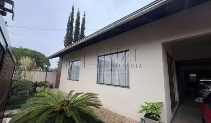 Casa com ótima localização à venda no bairro Nova Brasília.
