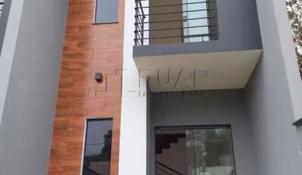 Geminado com 82m² à venda no bairro Tifa Martins.