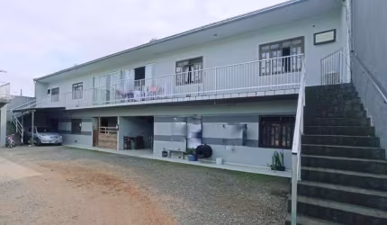 Prédio com 5 apartamentos + sala comercial a venda no bairro Vila Lalau em Jaraguá do Sul
