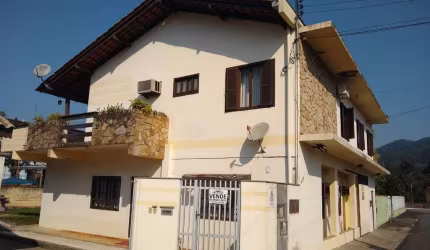 Casa à venda, 4 quartos, 2 suítes, 2 vagas, Baependi - Jaraguá do Sul/SC
