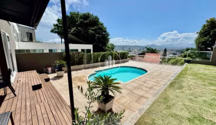 Casa 269m² com 3 Quartos e Suítes em Itaguaçu