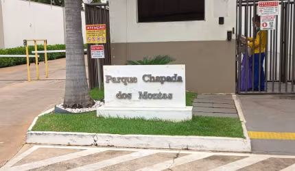Apartamento com garagem coberta