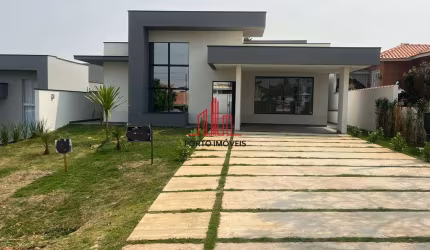 Casa à venda no condomínio Ninho Verde em Tatuí, São Paulo.