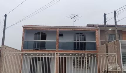 Lindo Sobrado,3 quartos c/ suíte , tendo 160 m² com churrasqueira , no cic
