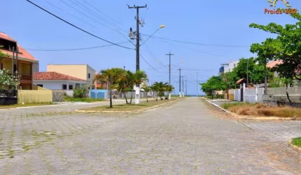LINDA CASA NA PRAIA DE  SHANGRILA, COM 190 METROS 4 QUARTOS , PROXIMO A PRAIA