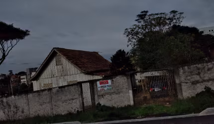 Vendo excelente terreno próximo Avenida Presidente Kennedy. - Bairro: Guaíra.  Curitiba - Pr