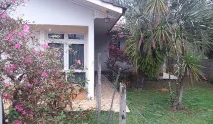Ótima casa com excelente localização