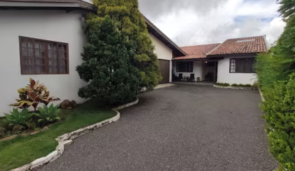 Casa Estilo Colonial - Bairro Ouro Verde, Campo Largo