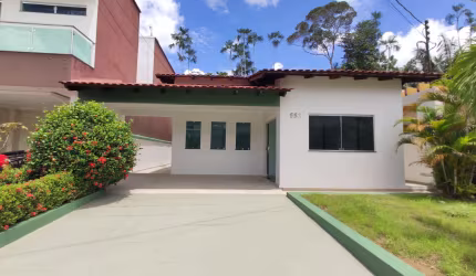 Casa Térrea no Condomínio Forest Hill, 3 suítes, 4 vagas na garagem