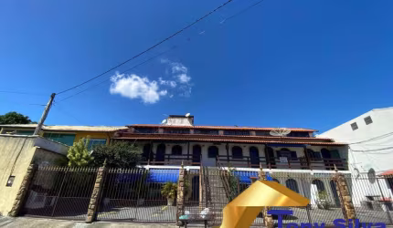 LINDA CASA EM CONDOMINIO