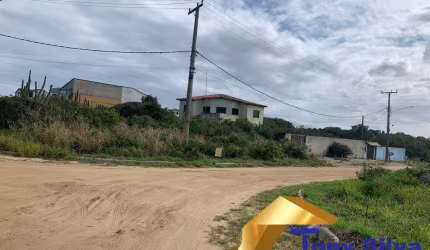 Vende-se terrenos em frente à praia