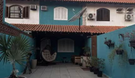 Belíssima casa independente no Portinho