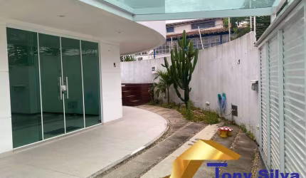 Excelente casa de Luxo em Bairro Nobre.
