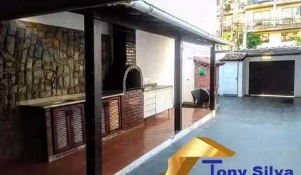 Excelentes Casas e Loja no Centro de Cabo Frio!!!