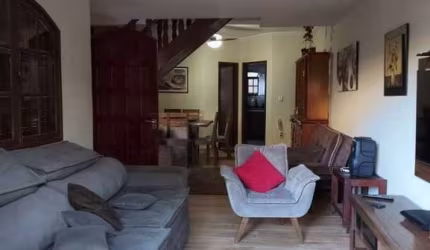 Casa independente  3 dormitórios no Braga em Cabo Frio com Loft nos Fundos