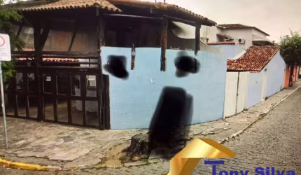 Excelente CASA DE ESQUINA com COMERCIO no Centro de Búzios