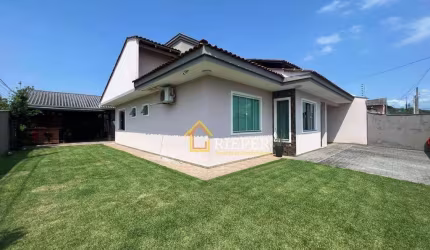 Linda casa com piscina à venda, 130 m² por R$ 699.000 - João Costa - Joinville/SC