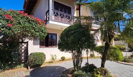 Casa com 5 dormitórios no Condomínio Orleans à venda, 457 m² por R$ 3.300.000 - América - Joinville/SC