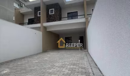 Sobrado com 3 dormitórios à venda, 160 m² por R$ 700.000 - Vila Nova - Joinville/SC