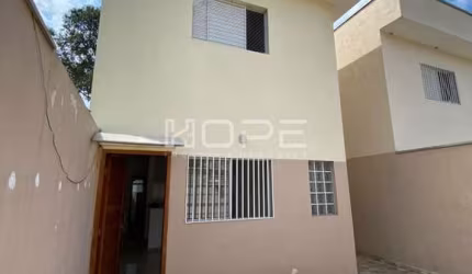 Casa em condomínio fechado com 4 quartos para alugar na Rua Araraúna, Villas do Jaguari, Santana de Parnaíba por R$ 3.500
