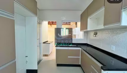 Casa térrea à venda em Cezar de Souza, com 3 dormitórios e 1 suíte