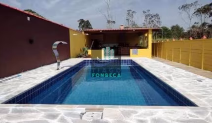 Casa comercial/residencial com piscina à venda ou locação em Suzano