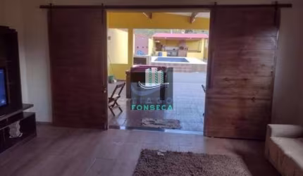 Casa comercial/residencial com piscina à venda ou locação em Suzano