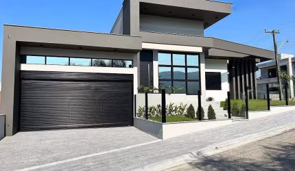 Casa 3 Suítes, Piscina e Churrasqueira - Pedra Branca, Palhoça/SC