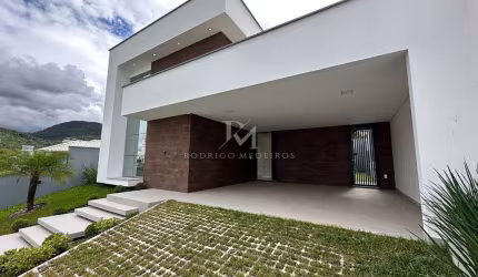 Casa 3 Suites no bairro Pedra Branca em Palhoça/SC