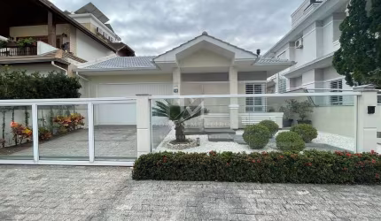 Casa 3 Dormitorios, Edícula e Churrasqueira Pedra Branca em Palhoça/SC