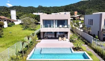 Casa de Frente Para o Mar da Praia do Estaleiro-BC