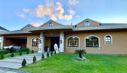 Casa Mobiliada, 3 Suítes, Piscina - Itapema/SC