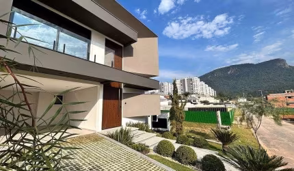 Casa 3 Suites e Piscina - Pedra Branca, Palhoça-SC