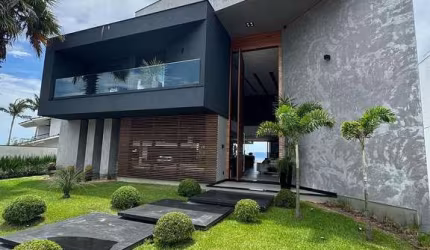 Casa Alto Padrão Luxo 740 m², Mobiliada, 4 Suites, Piscina e Sauna