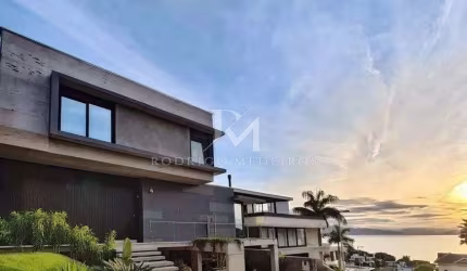 Casa à venda no bairro Cacupé em Florianópolis/SC