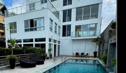 Casa Alto Padrão, 6 Suítes, Cinema, Piscina no bairro Bosque das Mansões em São José/SC
