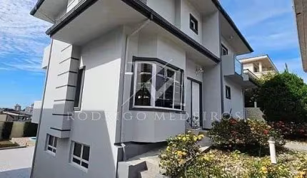 Casa 5 Dormitórios (2 Suítes), Piscina - Bosque das Mansões, São José/SC