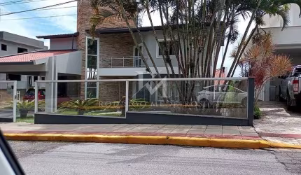 Casa  4 Dormitórios (2 Suítes), Piscina - Bosque das Mansões, São José/SC