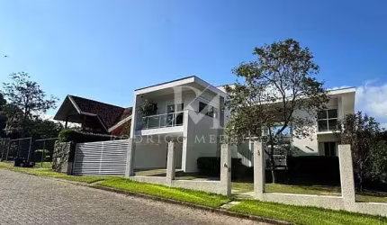 Casa 6 Dormitórios (5 Suítes) - Cacupé, Florianópolis/SC