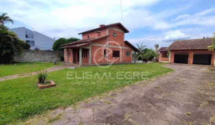 Sobrado + casa auxiliar em terreno de 1.864m² em Esteio
