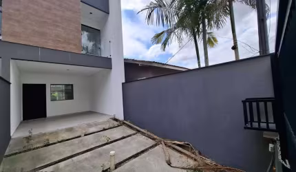 SOBRADO GEMINADO PARA VENDA NO IRIRIU COM 1 SUÍTE + 2 QUARTOS POR 589.900,00