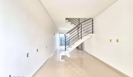 Sobrado Geminado à venda, 2 quartos, 2 suítes, 1 vaga, Petrópolis - Joinville/SC
