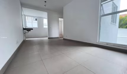 Apartamento com 2 qt. - 1 suíte - 2 vg. - Elevador - $328K