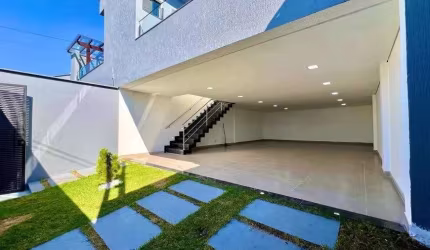 Casa com 3 Quartos e 3 banheiros, 200m² e 6 vagas