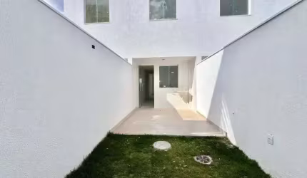 Casa nova a venda com 2 suítes e 2 vagas - Bairro Santa Branca