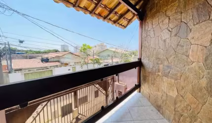 Casa 180m² - 03 qts. - 01 suíte - 03 banho - 02 vg. - R$ 745K