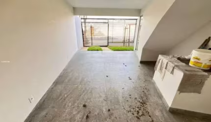 Casa geminada a venda Bairro Céu Azul - 2 quartos com varanda - 2 vagas